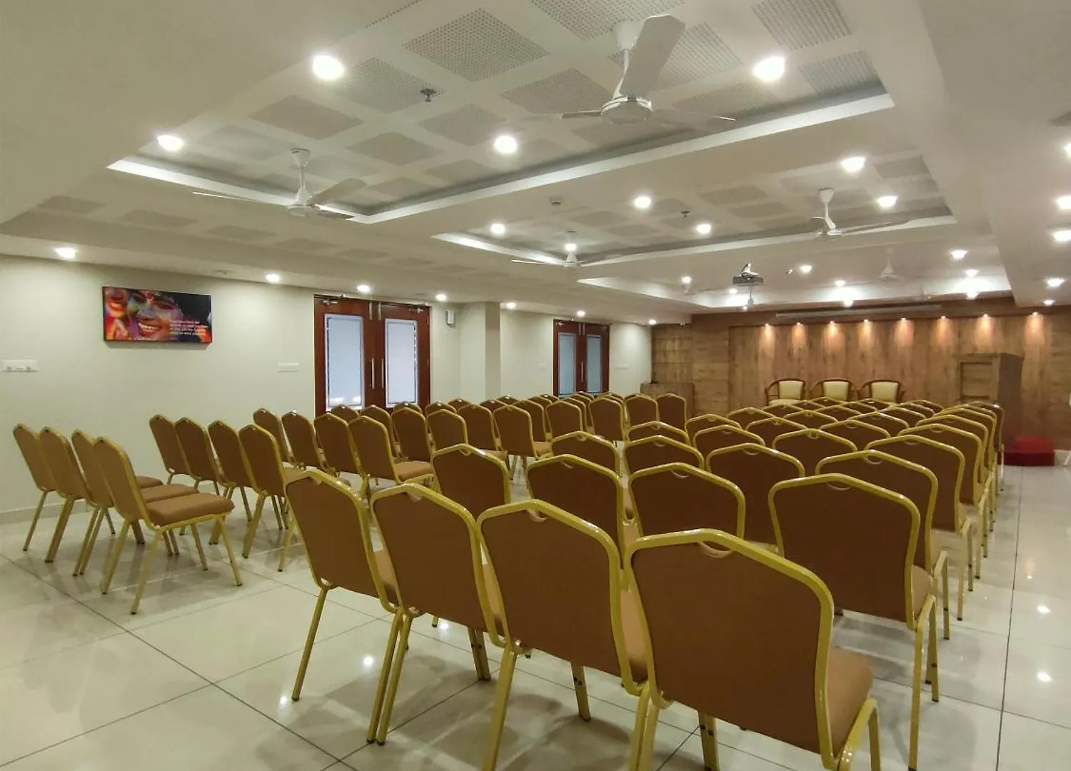 Lumbini Supreme Hotel Thrissur 3*,